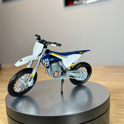 Maisto Toys 1:18 Husqvarna FC 450 Toy Model